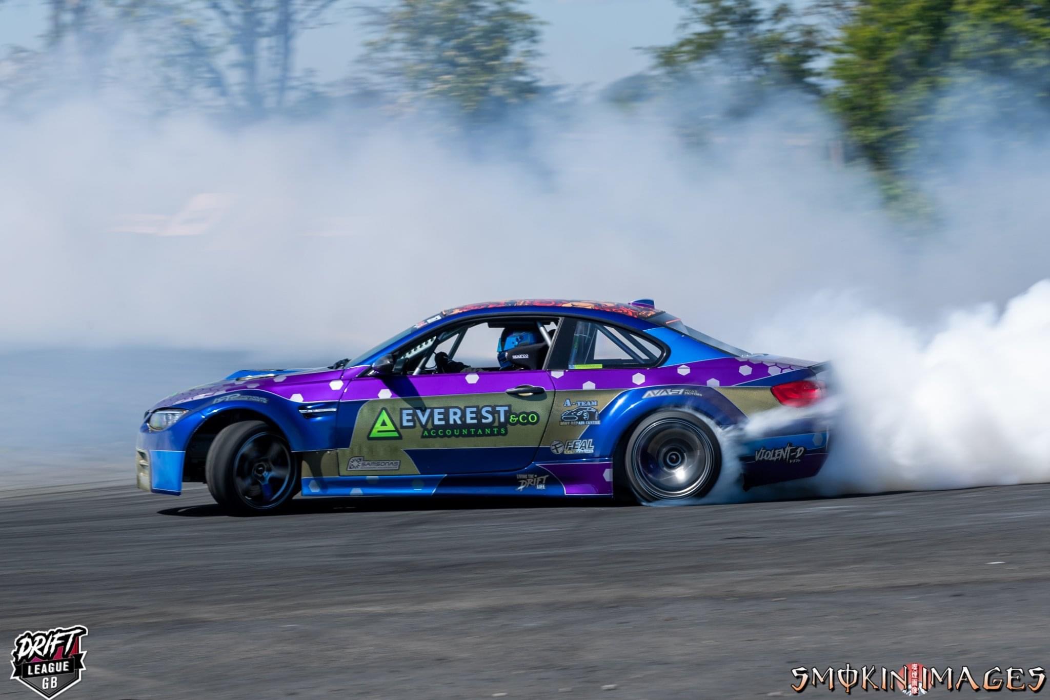 Didžiojoje Britanijoje ant podiumų lipantis lietuvis „drifteris“ išbandys, ką reiškia varžytis su lietuviais